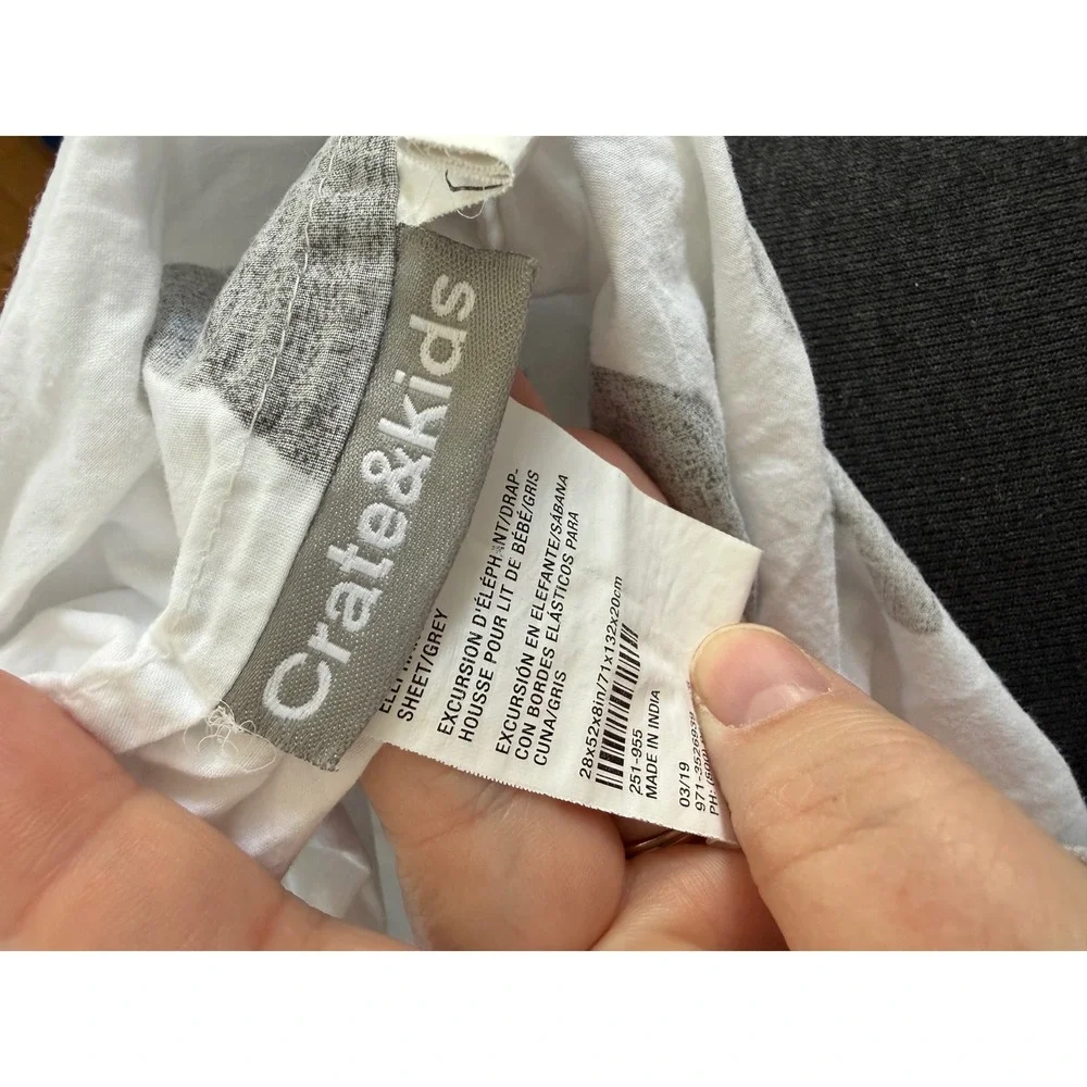 Crate & Barrel Kids elephant print‎ infant crib sheet